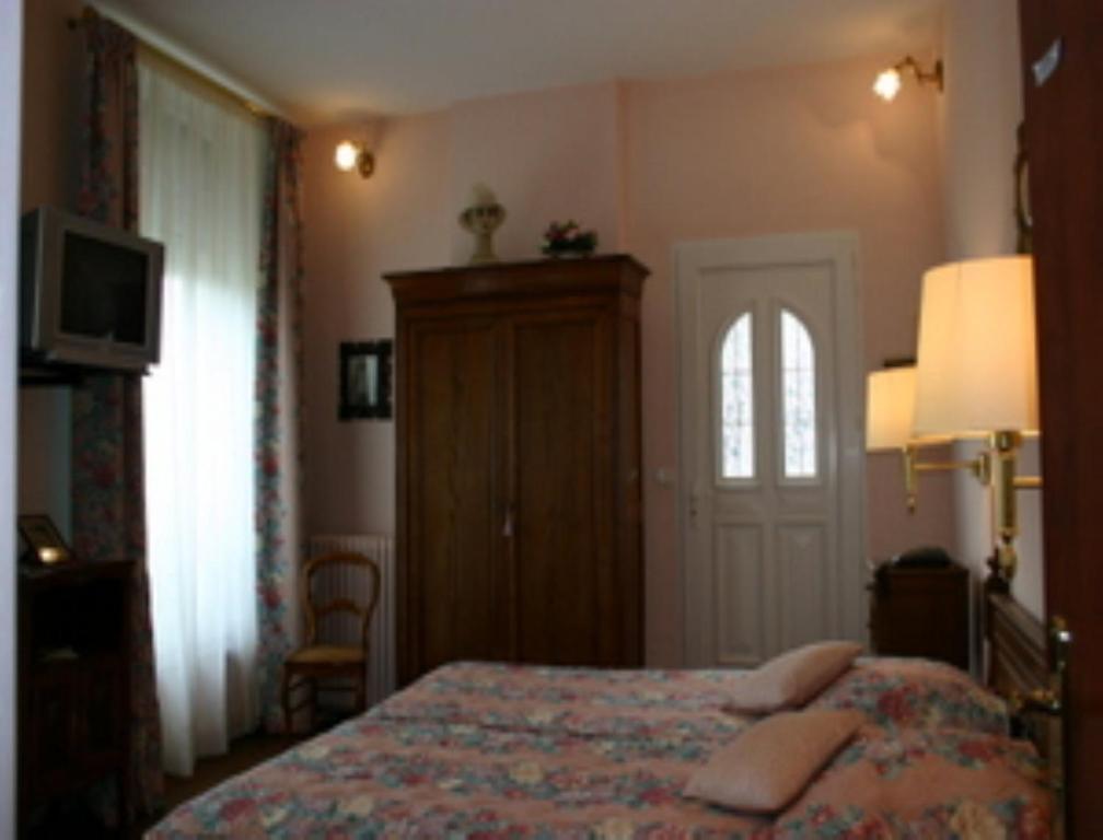 Au Chateau Des Thermes Saint-Amand-les-Eaux Room photo